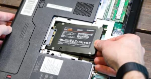 Laptop lên màn hình nhưng không chạy lỗi do đâu?