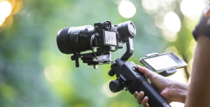 Gimbal máy ảnh là gì? Lợi ích của việc sử dụng Gimbal máy ảnh