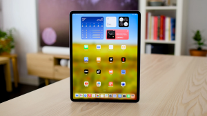 So sánh thu mua iPad cũ tại cửa hàng và cá nhân: Cái nào giá tốt hơn?