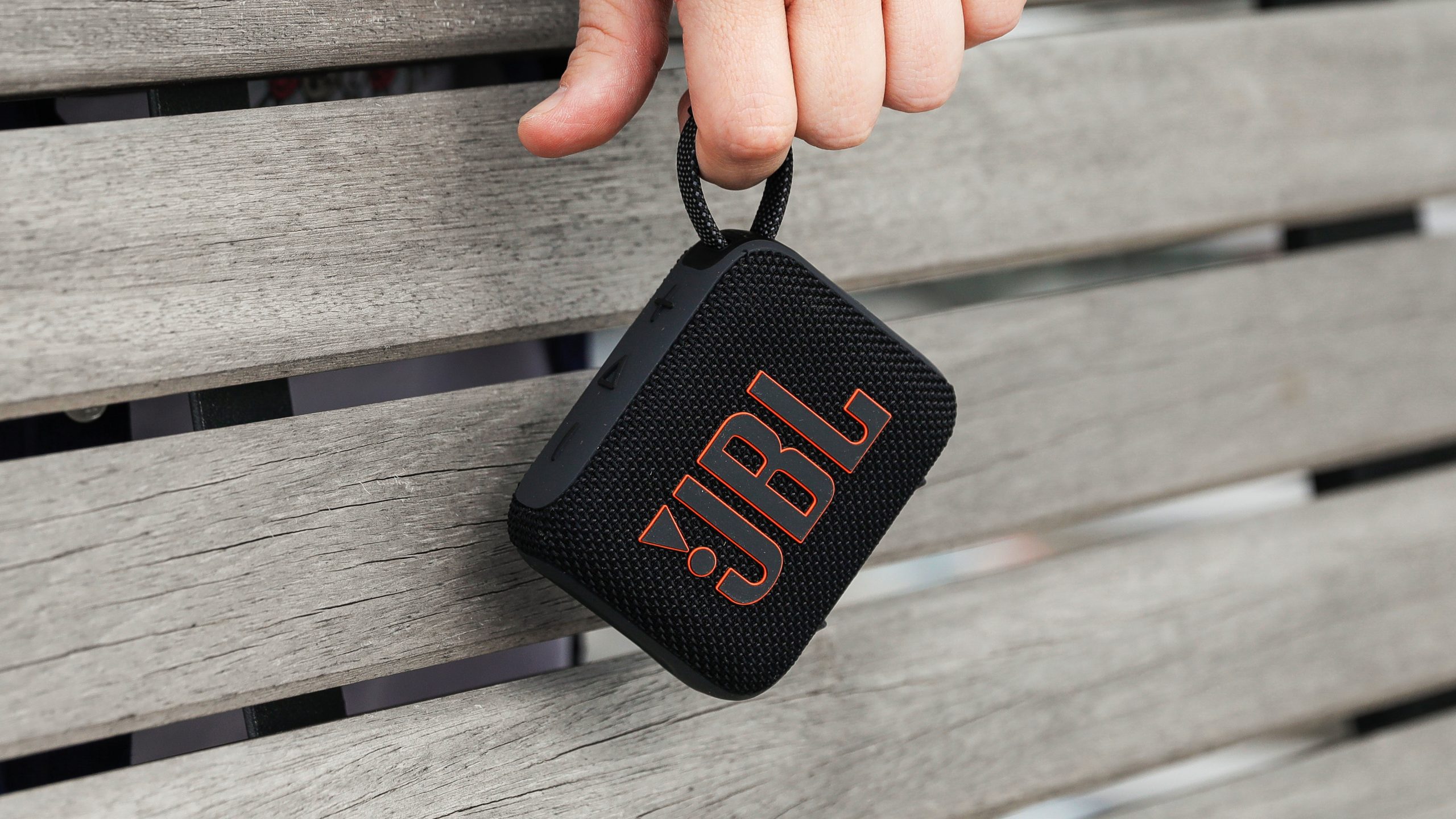 So sánh loa JBL Go 3 và Go 4: Đâu là lựa chọn hoàn hảo cho mọi chuyến phiêu lưu? 8 So sánh loa JBL Go 3 và Go 4: Đâu là lựa chọn hoàn hảo cho mọi chuyến phiêu lưu?