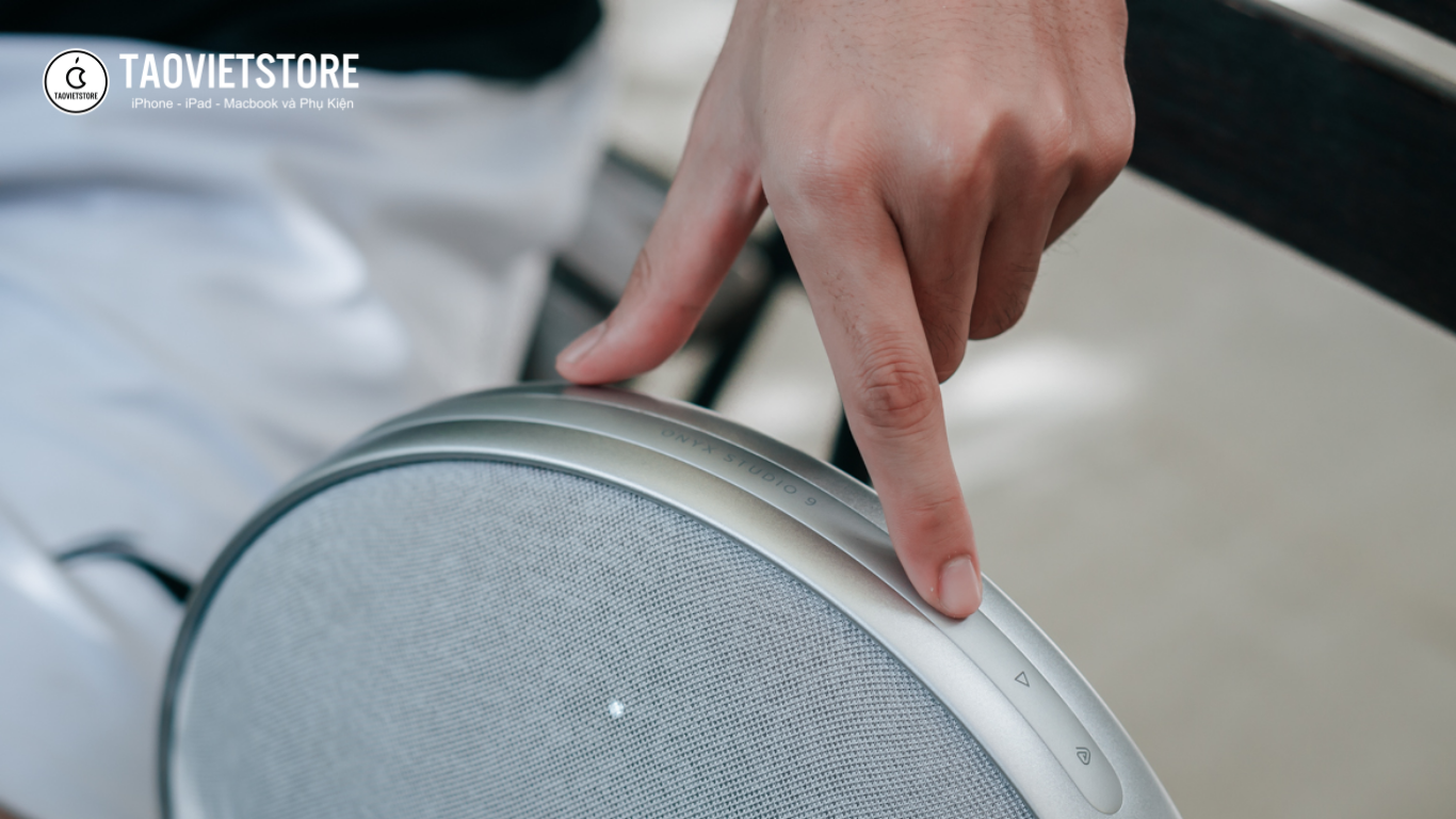 Đánh giá Harman Kardon Onyx Studio 9: Sự lột xác hoàn hảo từ ngoại hình đến âm chất 8 Đánh giá Harman Kardon Onyx Studio 9. Sự lột xác hoàn hảo từ ngoại hình đến âm chất